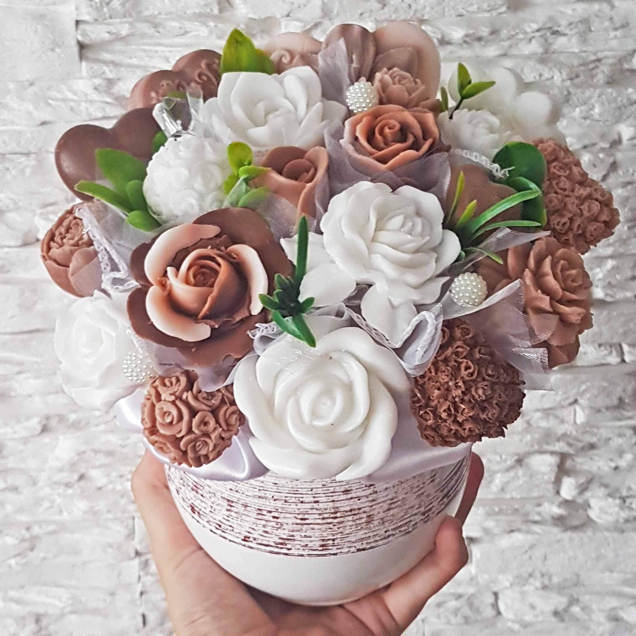 Originálna mydlová kytica - Hnedá, biela